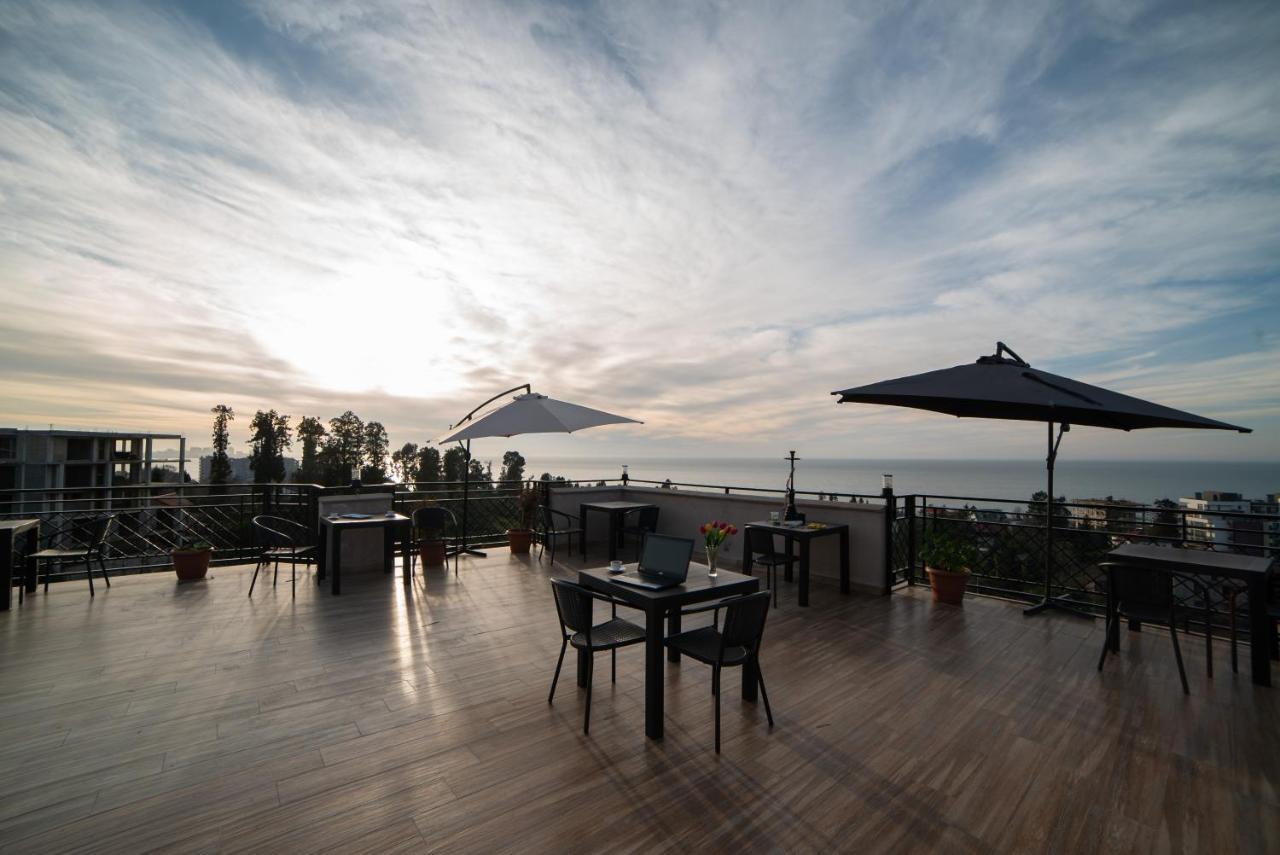 Green Yard Hotel 바투미 외부 사진