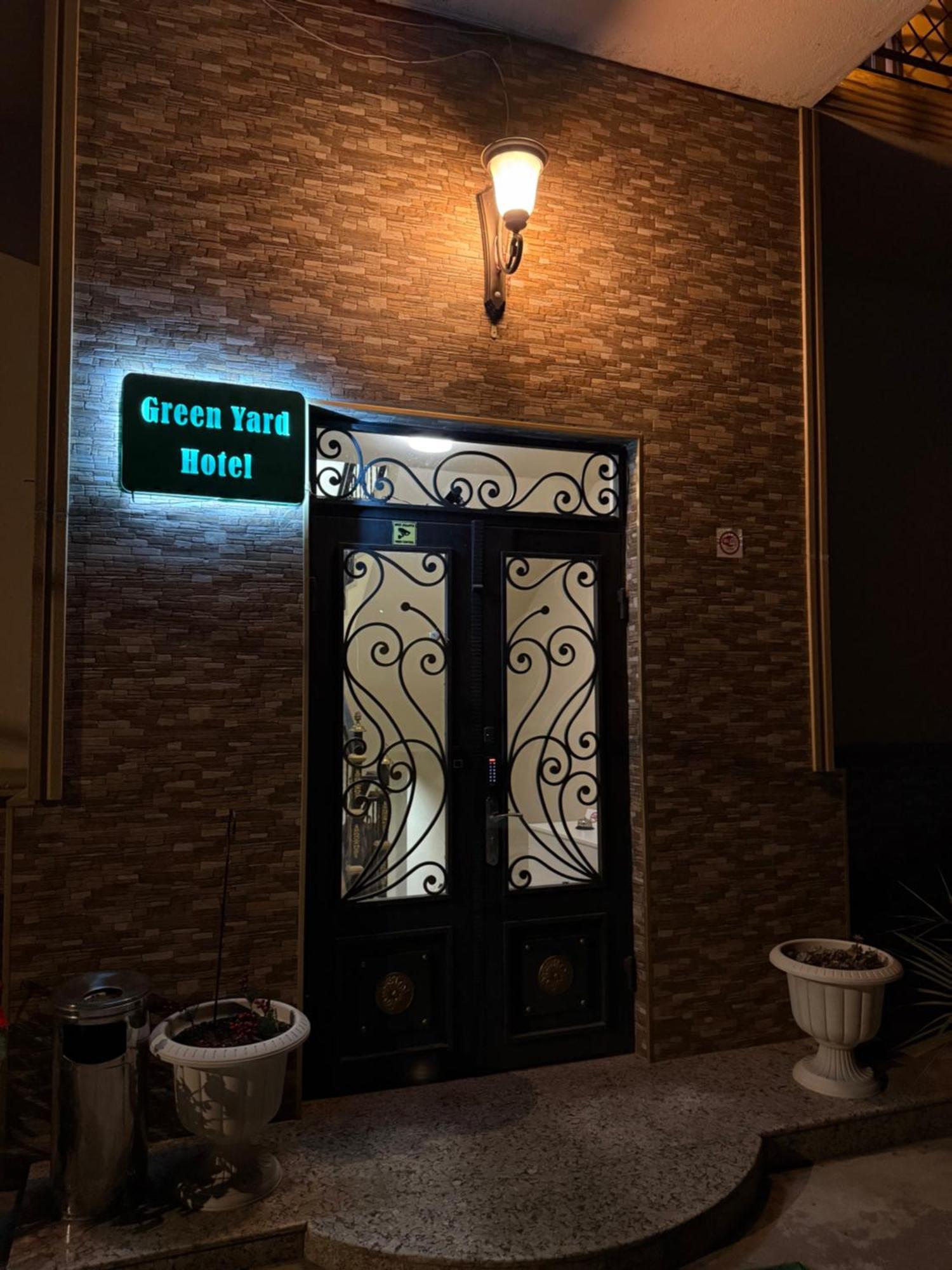 Green Yard Hotel 바투미 외부 사진