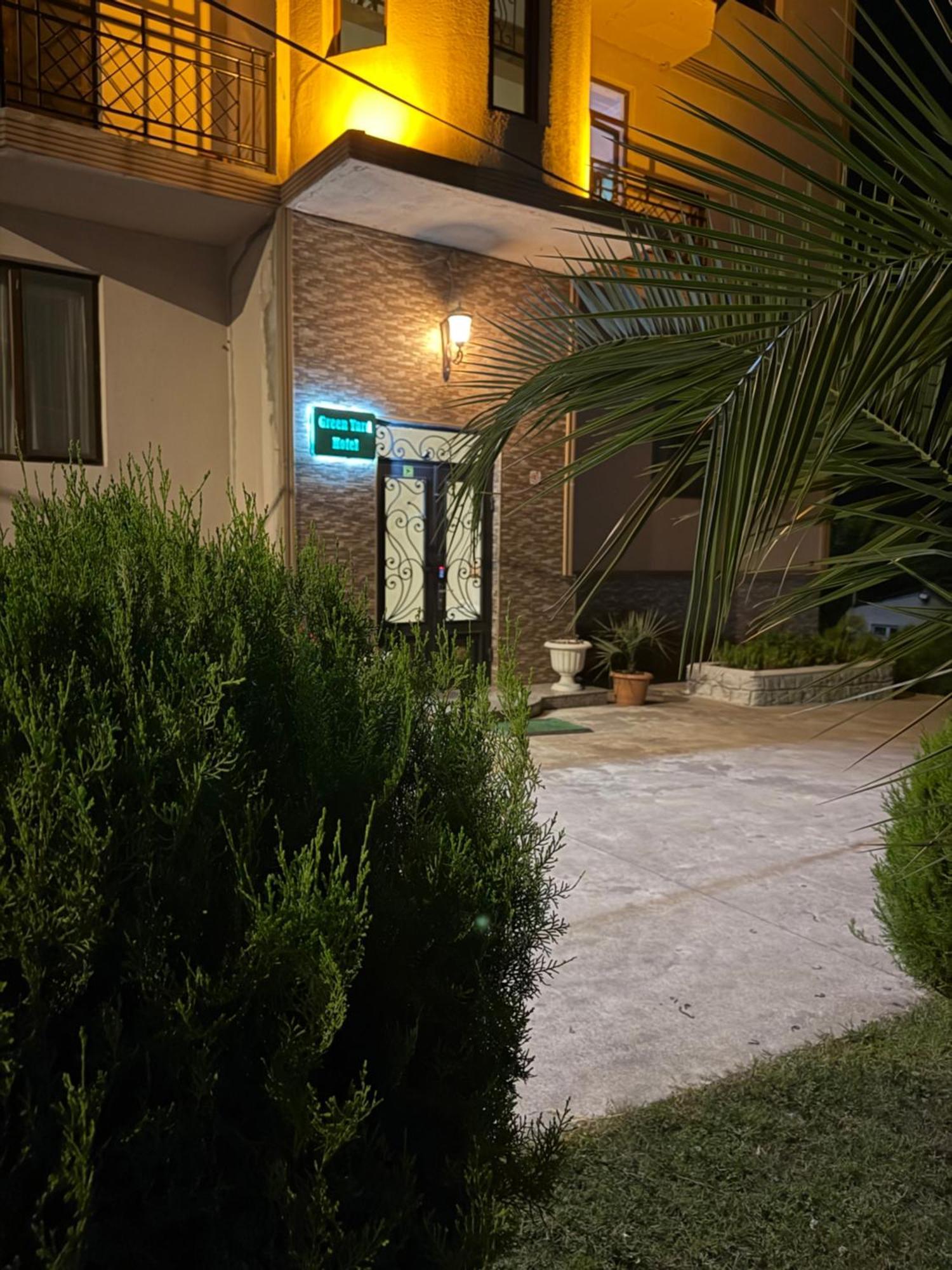 Green Yard Hotel 바투미 외부 사진